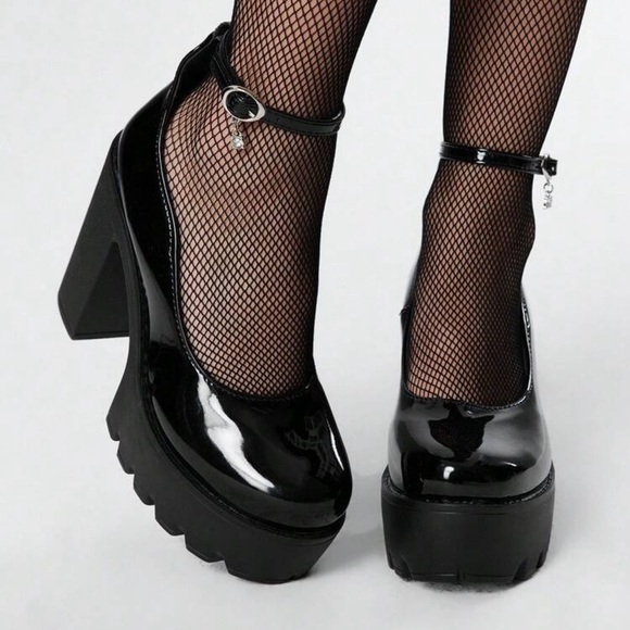 Shoes - Black Platform Heels